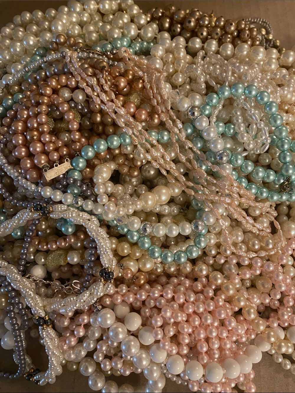 PEARLS LARGE LOT GENUINE-FAUX-GLASS MIX
OVER 4 Pounds